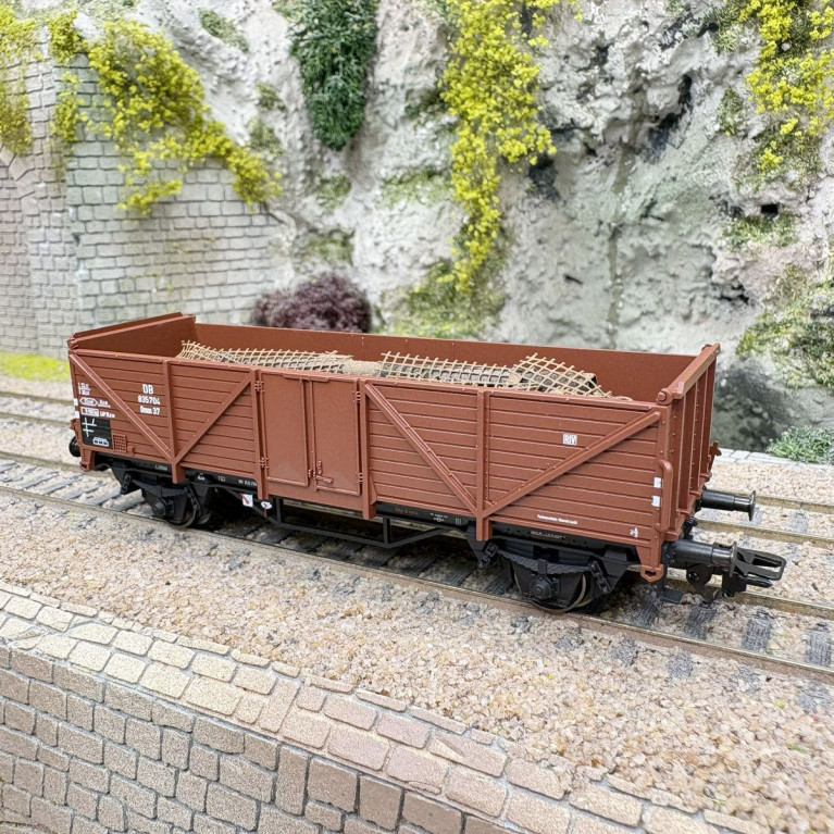 Wagon-tombereau à bords hauts type Omm 37, chargé de ferraille, DB, Ep. III, MARKLIN 46014, HO 1/87