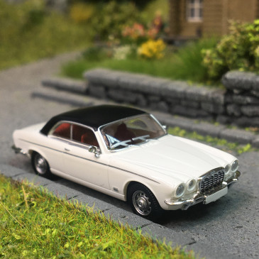 Jaguar XJ-C, blanc, noir, 1973 - PCX 871568 - HO 1/87
