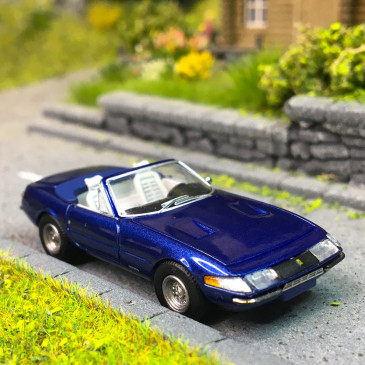 Ferrari 365 GTS, bleu métallisé, 1969 - BREKINA 22944 - HO 1/87