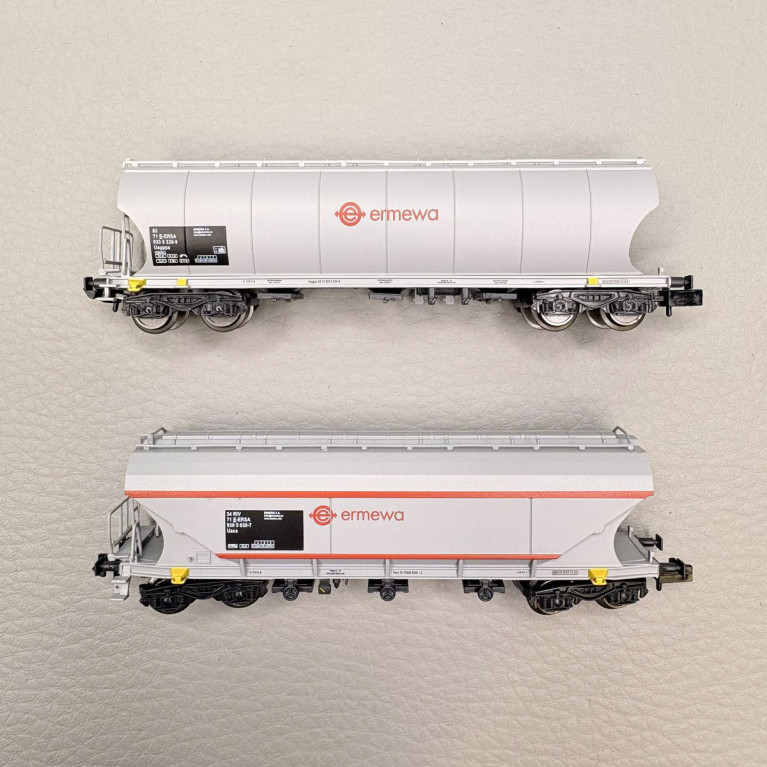 Coffret 2 wagons-trémies à 4 essieux “Ermewa”, parois lisses et bombées, gris, RENFE, Ep. VI, ARNOLD HN6740, N 1/160