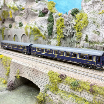 Coffret de 2 voitures lits LX16, “Le Train Bleu 1957”, CIWL, Ep. IIIb, MODELS WORLD MW 1005-1