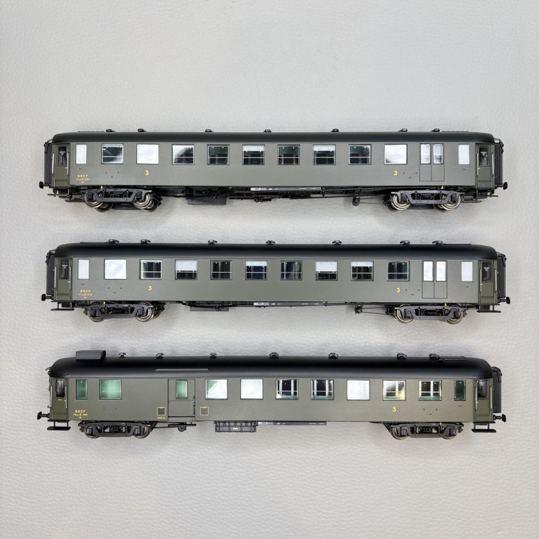 Coffret de 3 voitures OCEM soudées, SNCF, Ep. IIIa, MODELS WORLD MW 40951