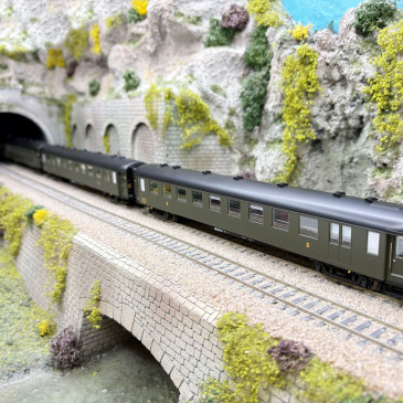 Coffret de 3 voitures OCEM soudées, SNCF, Ep. IIIa, MODELS WORLD MW 40951