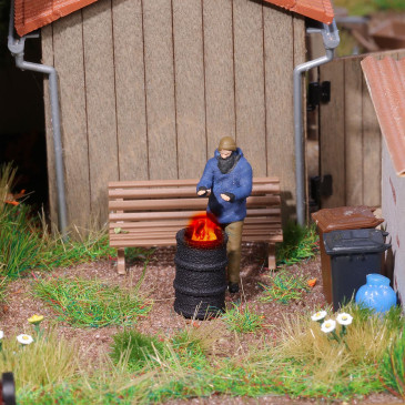 Baril à feu avec figurine - BUSCH 5434 - HO 1/87