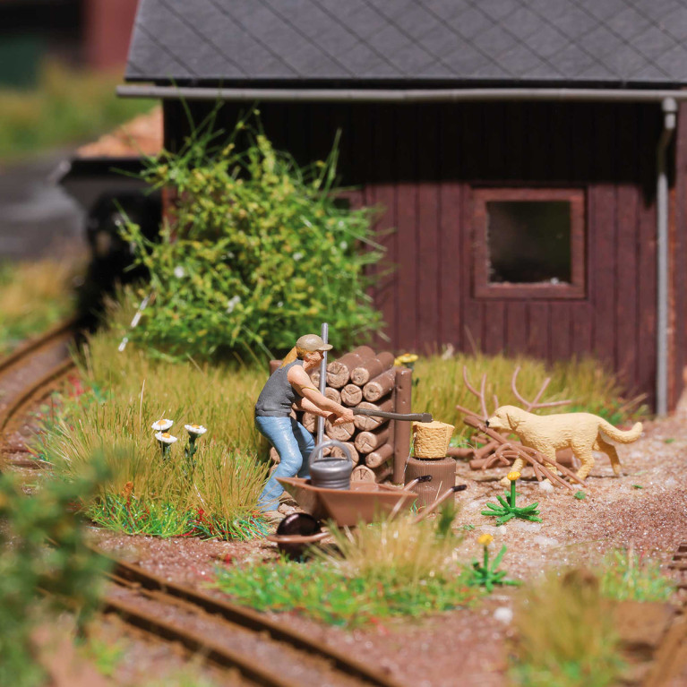 Ensemble d'action, couper du bois - BUSCH 79884 - HO 1/87