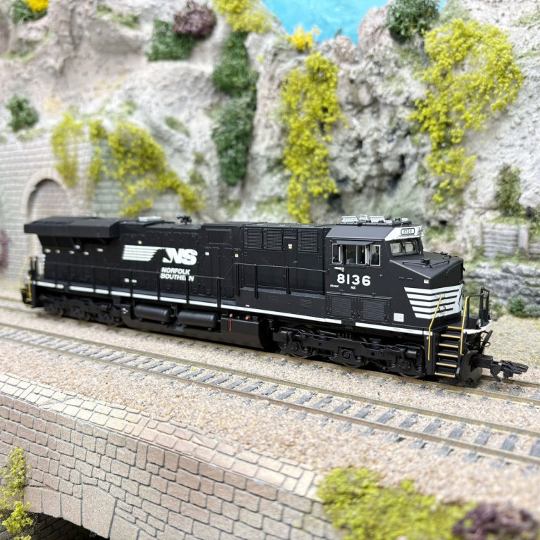 Locomotive diesel GE ES44AC 8136, Norfolk Southern, Ep. VI, MÄRKLIN 38449