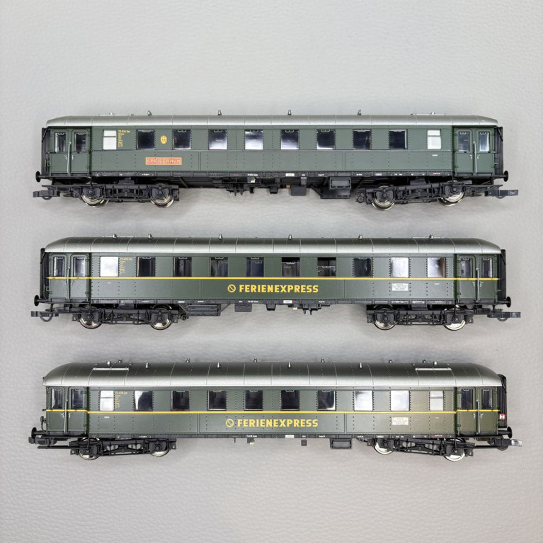Coffret de 3 voitures “Ferienexpress”, DB, Ep. III, ROCO 6200235