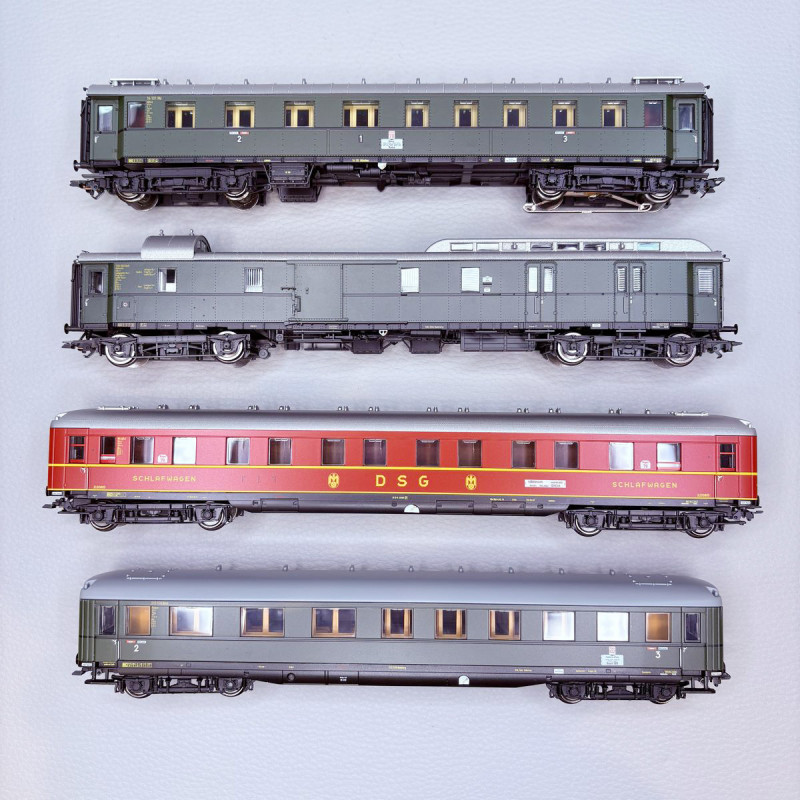 Coffret de 4 voitures train express D 74 n°1, DB et DSG, Ep. III, MÄRKLIN 42491