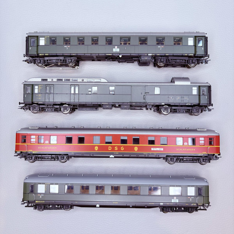 Coffret de 4 voitures train express D 74 n°1, DB et DSG, Ep. III, MÄRKLIN 42491