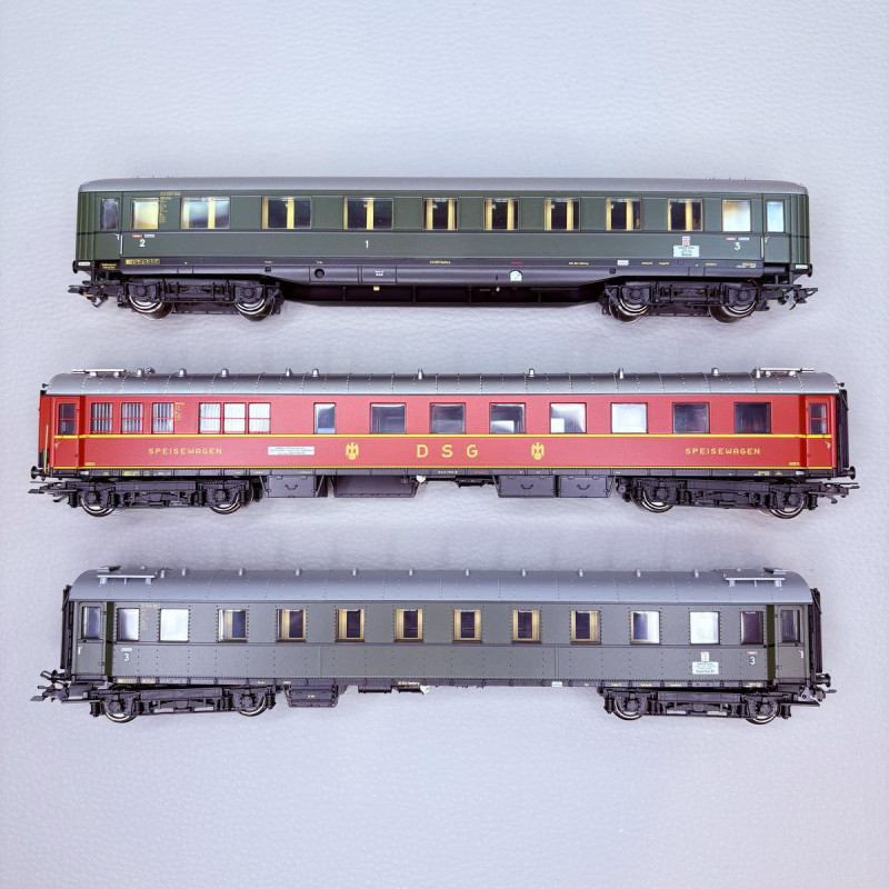 Coffret de 3 voitures train express D 74 n°2, DB et DSG, Ep. III, MÄRKLIN 42533