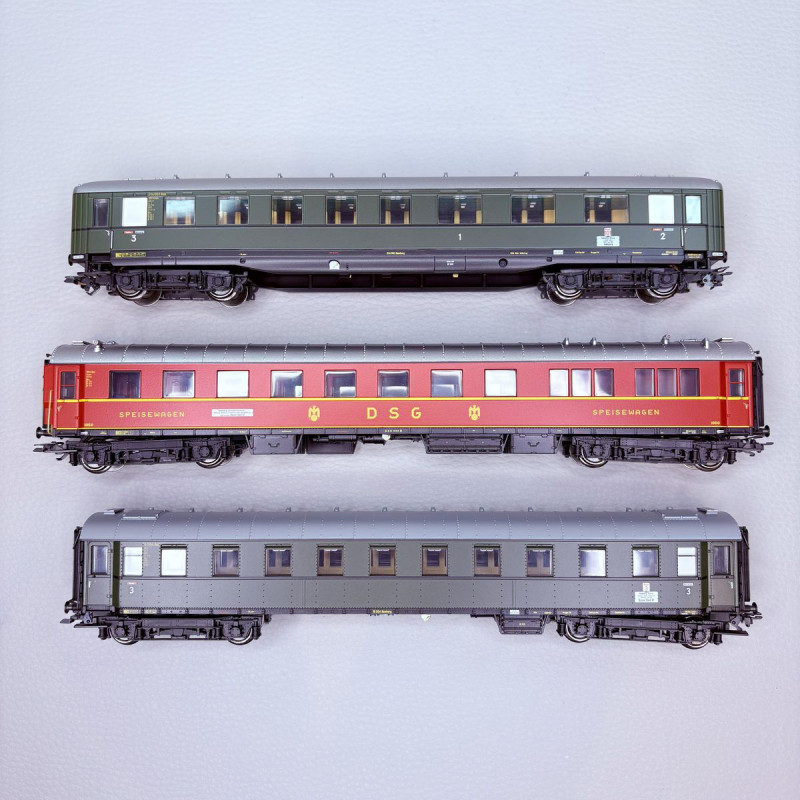 Coffret de 3 voitures train express D 74 n°2, DB et DSG, Ep. III, MÄRKLIN 42533