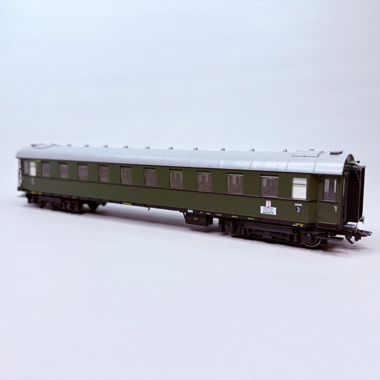 Coffret de 3 voitures train express D 74 n°2, DB et DSG, Ep. III, MÄRKLIN 42533