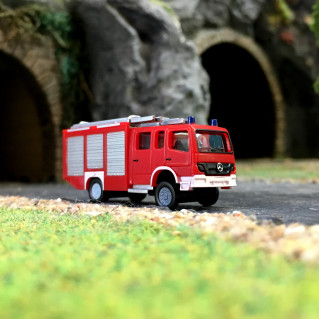 Camion Mercedes Atego HLF Pompiers-N 1/160-HERPA 066716