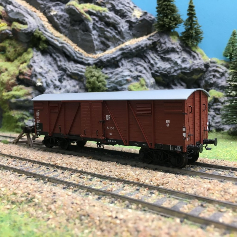 Wagon couvert DR Ep III-HO 1/87-REE WB527