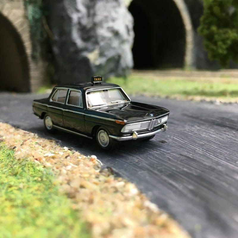 BMW 2000 "Taxi" Noire-HO 1/87-BREKINA 24417