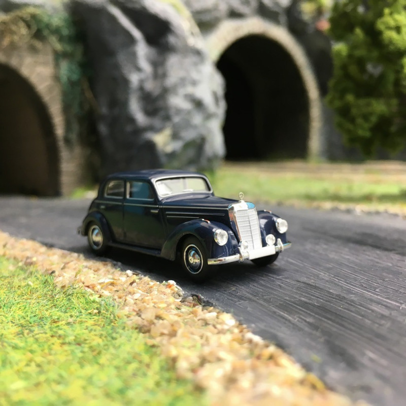 Mercedes 220-HO 1/87-BREKINA 13053