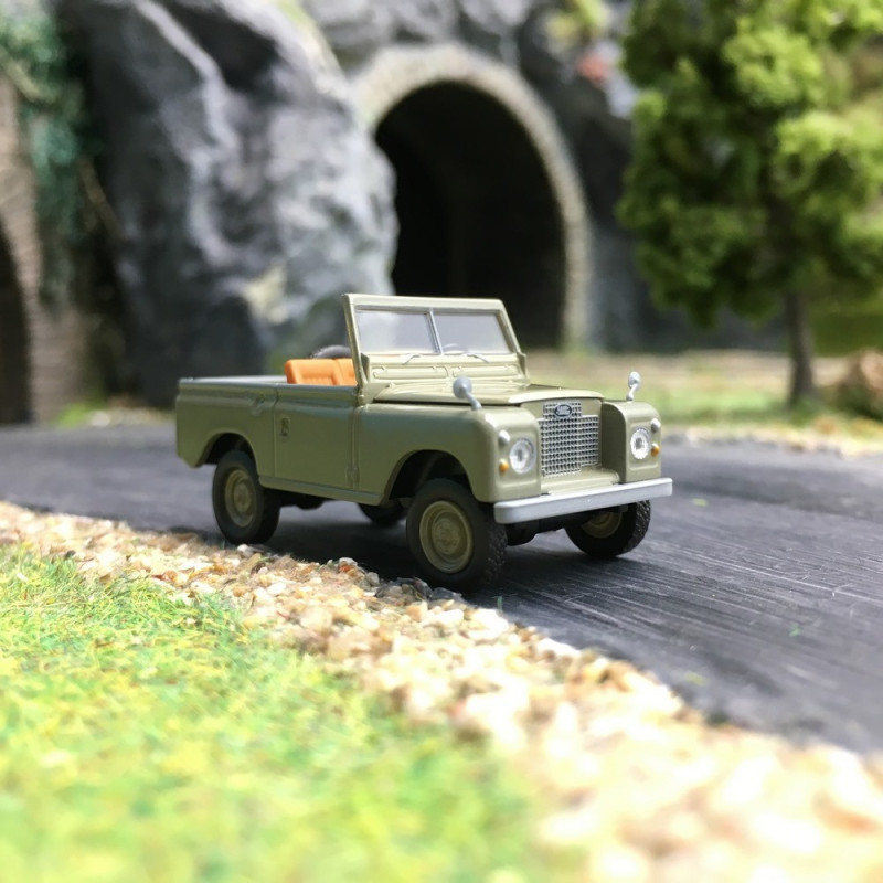 Land Rover '88-HO 1/87-BREKINA 13852