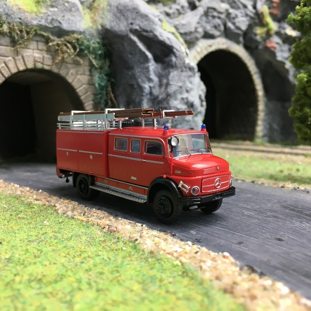 Camion de Pompiers Schlingmann TLF-HO-1/87-RIETZE 68273 modélisme