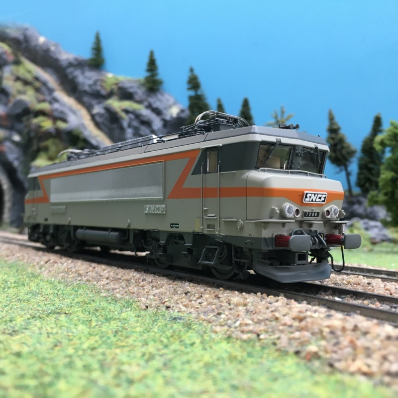 Locomotive BB7288 Villeneuve Ep IV Talgo SNCF-HO 1/87-LSMODELS 10209