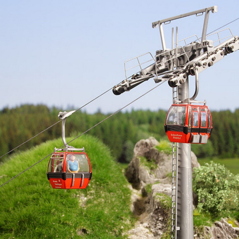Téléphérique "Hahnenkamm" motorisé à 8 cabines-HO 1/87-BRAWA 6342
