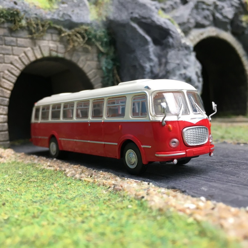 Bus Skoda 706 RTO Blanc/Rouge-HO-1/87-Starline Models 58251