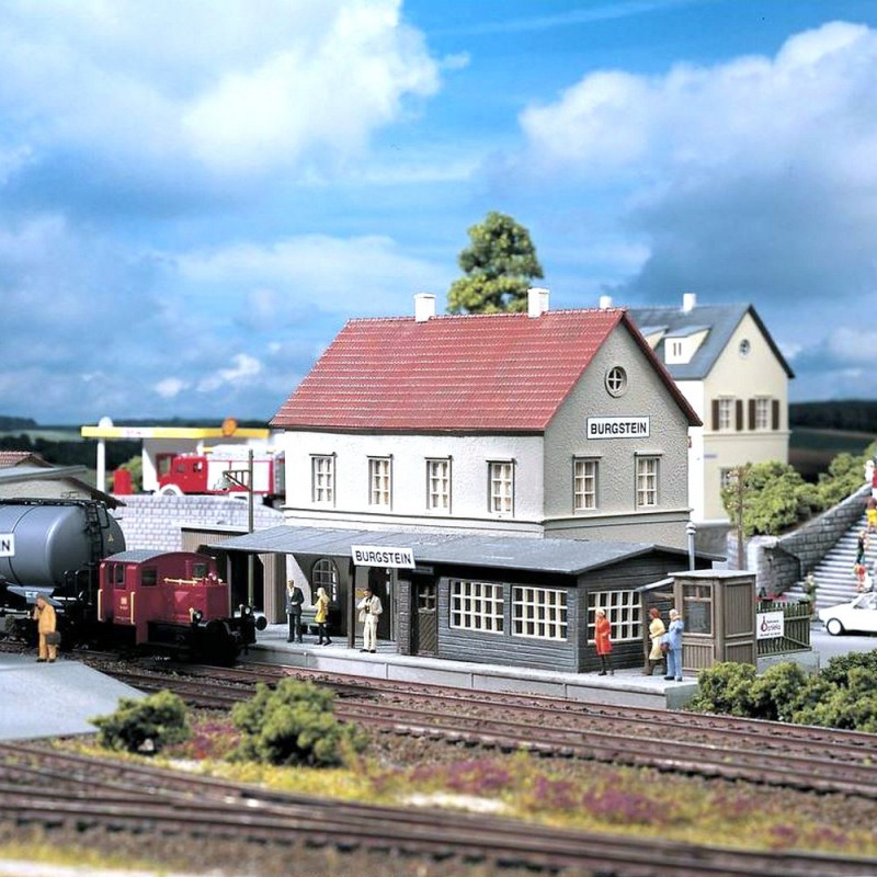 Gare type "Burgstein"-HO 1/87-PIKO 61820