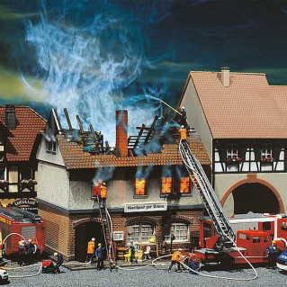 Auberge en feu-HO 1/87-FALLER 130429