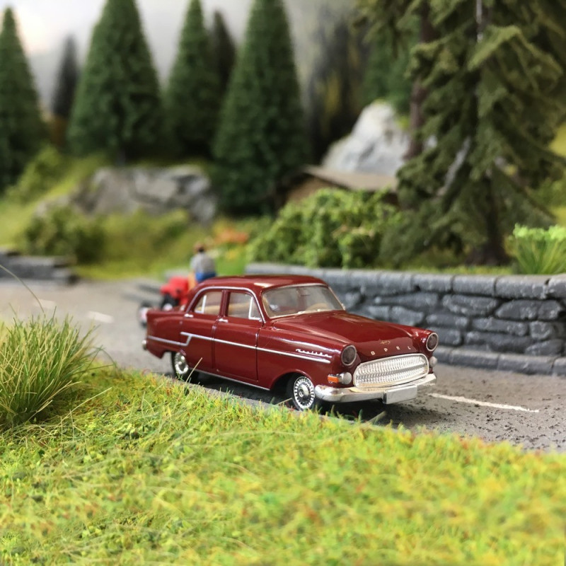 Opel Kapitän 1956 Bordeaux-HO 1/87-BREKINA 20883