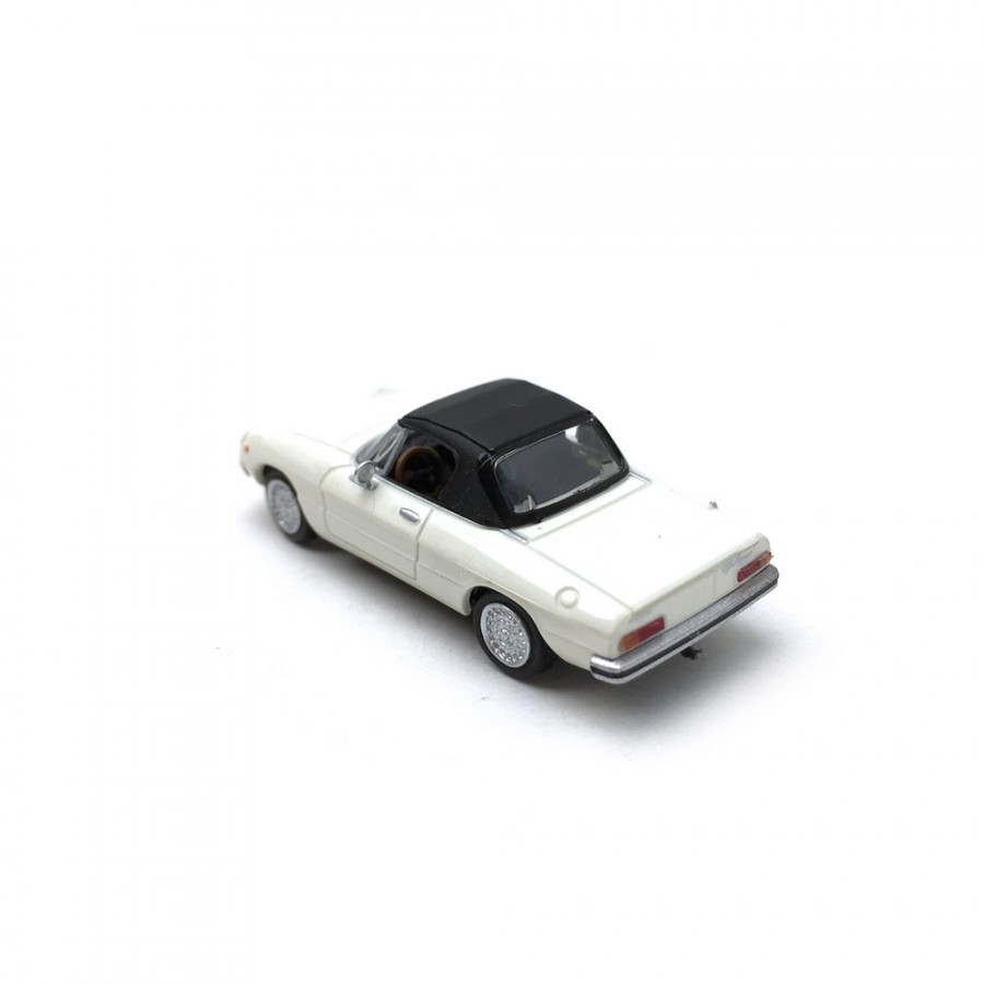 Alfa Romeo Spider Fermé Blanc-HO 1/87-BREKINA 29605