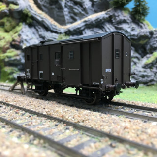 Fourgon M sans feu de fin convoi SNCF Ep IIIa-HO 1/87-EPM E510209