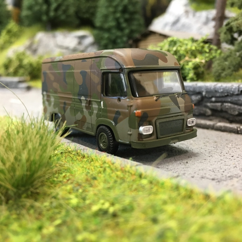 Camion Saviem SG2 "Armée"-HO 1/87-BREKINA 14628