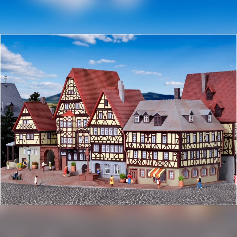 Place de marché avec Maisons-N-1/160-KIBRI