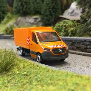 Mercedes Sprinter 18" Communal-HO 1/87-HERPA 95044