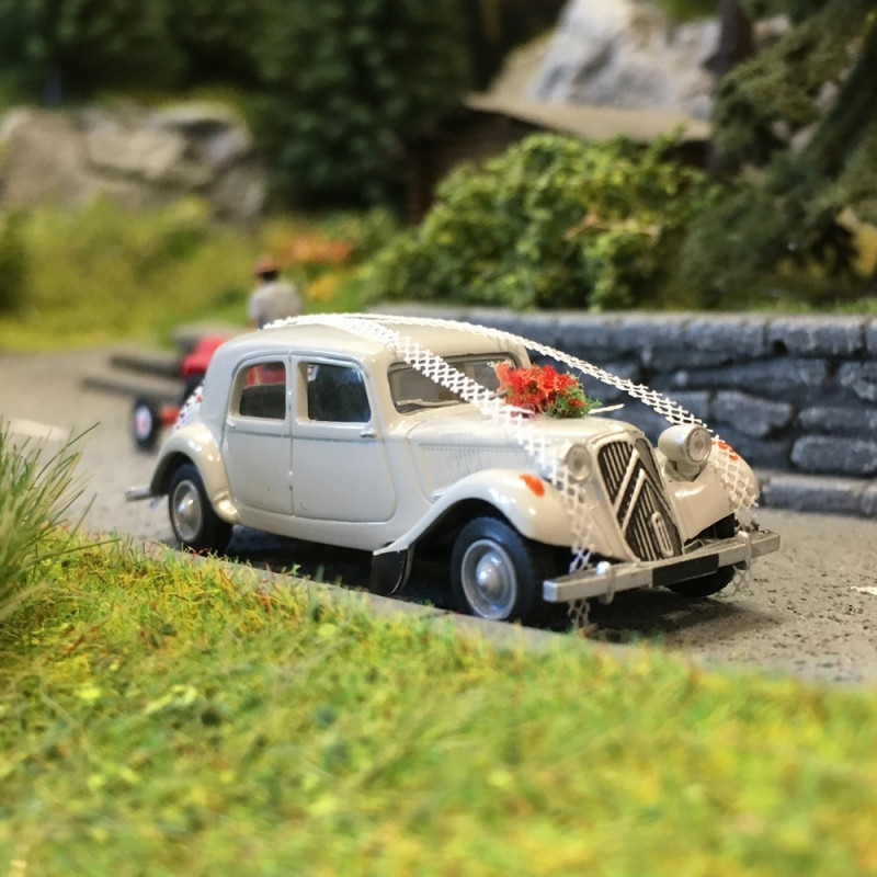 Citroën Traction 11B 1952 voiture des mariés-HO 1/87-SAI 6116