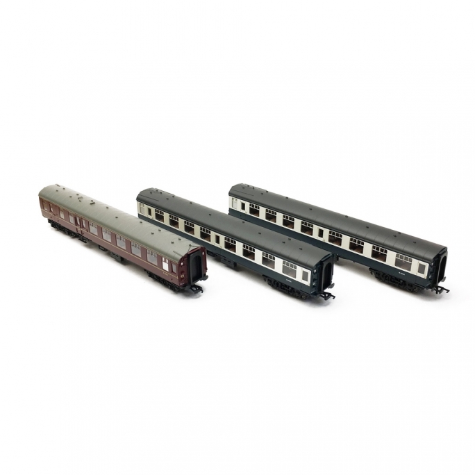 Train BR 7 Britannia 4-6-2 70013 + 3 voitures-00 1/76-HORNBY R3607