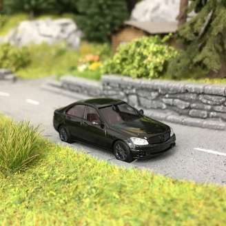 Mercedes Classe C "Black Edition"-HO 1/87-BUSCH 43607